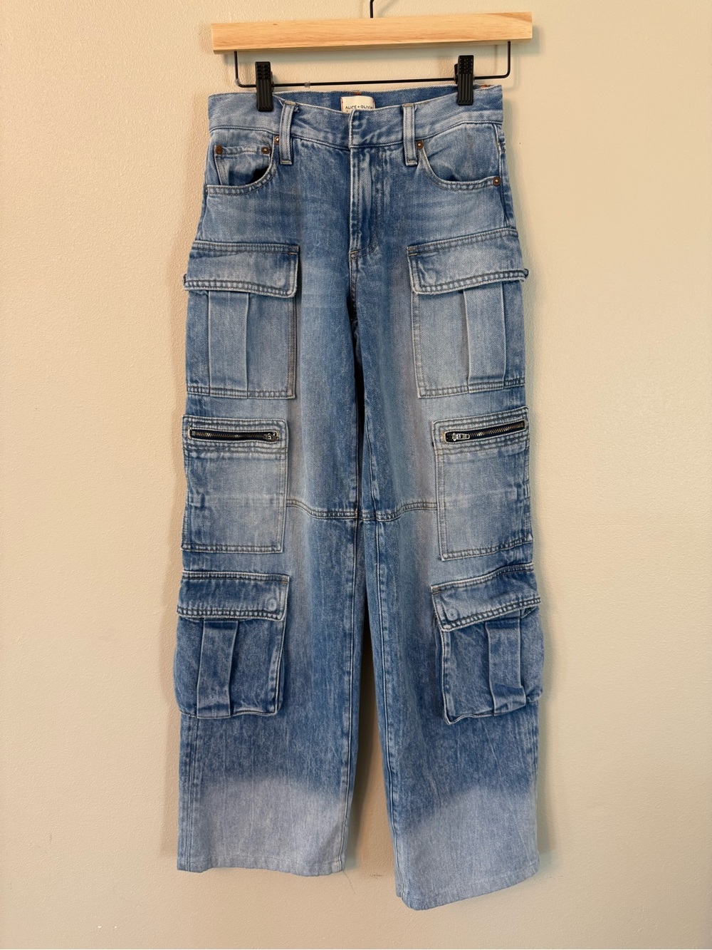 Alice + Olivia Cay Baggy Cargo Jeans Brea Blue Wide Leg Denim Size 24 - Picture 4 of 9